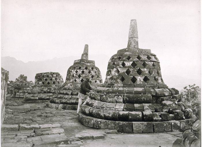 Kassian Cephas di Candi Borobudur