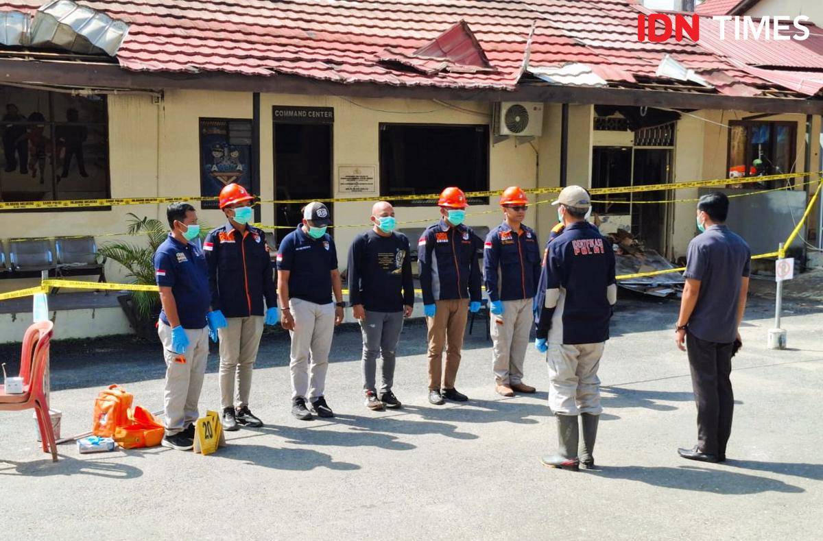 Tim Inafis Polda Kalsel dan Polres Banjarbaru sedang bersiap melakukan penyelidikan penyebab kebakaran, Kamis (7/8/2025).
