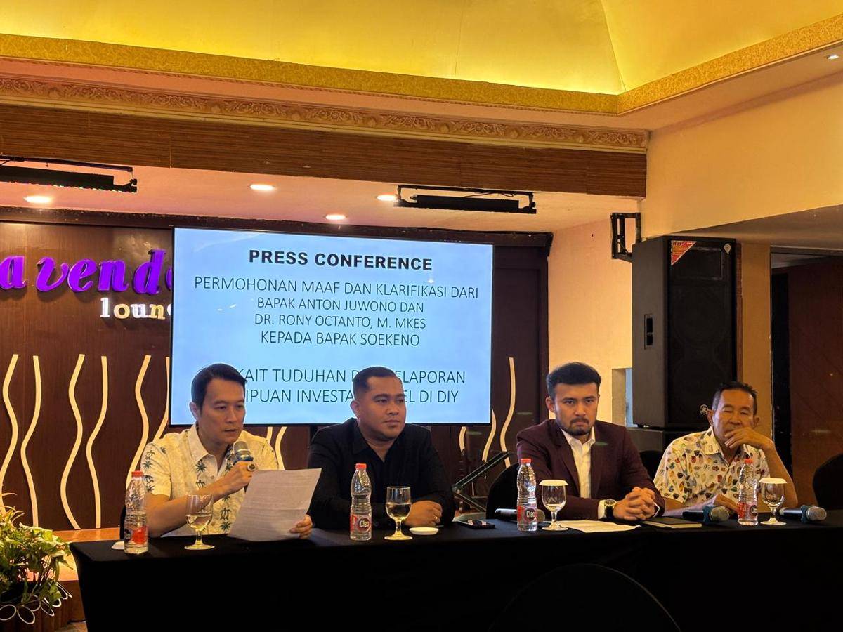 Penyampaian permohonan maaf Anton Juwono dan Rony Octanto, di The Rich, Kamis (7/8/2025). (IDN Times/Herlambang Jati Kusumo)