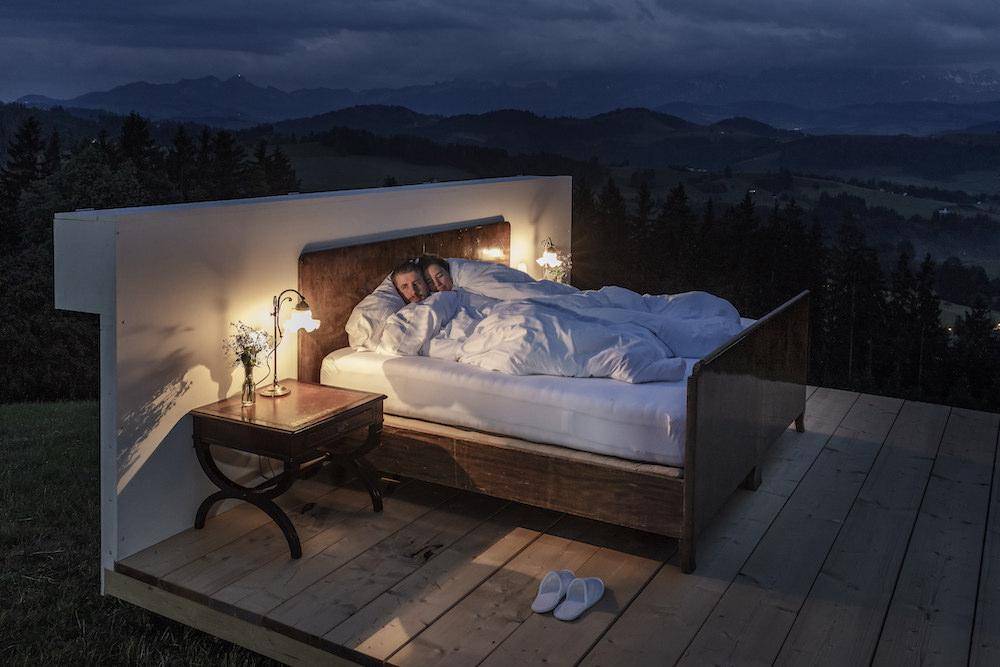 Ilustrasi fun fact tentang hotel di gurun tanpa atap, tidur di bawah langit. (luxnomade.com)