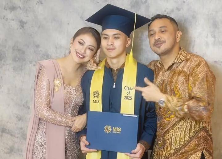 potret Cynthia dan Giring Ganesha siapkan kost anak di Yogyakarta