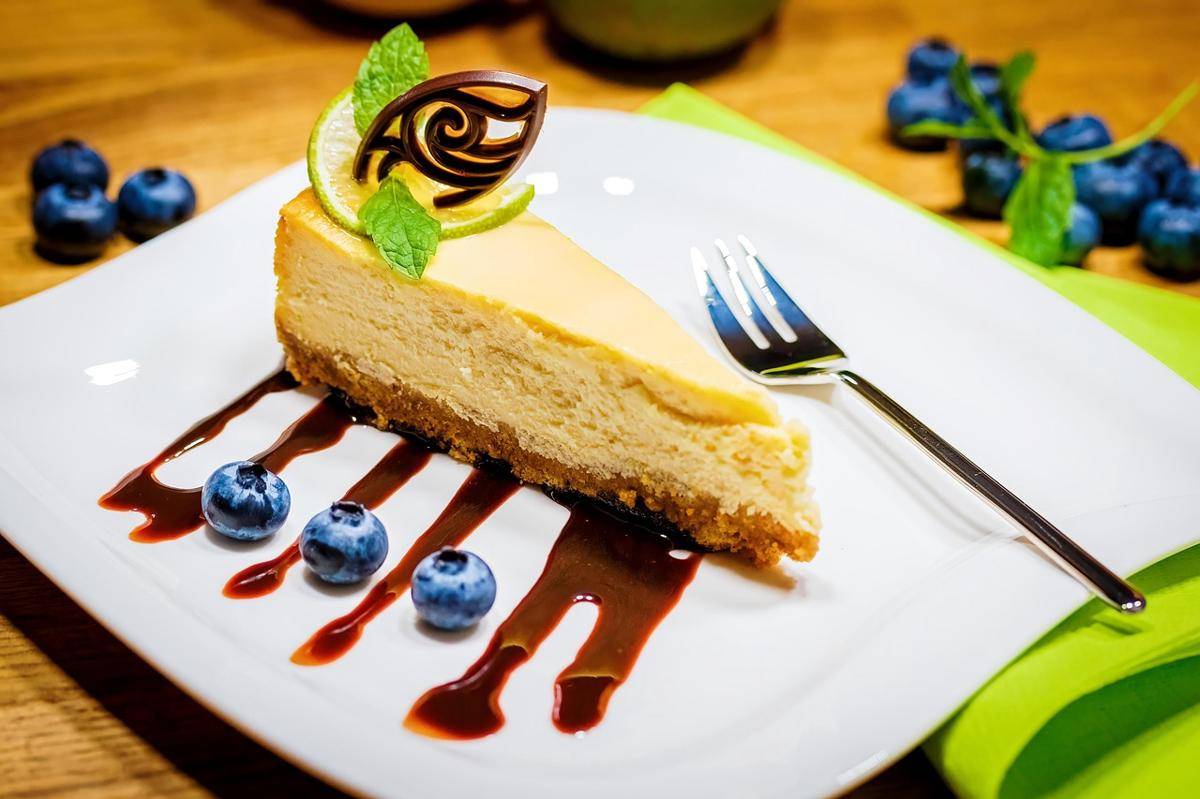 ilustrasi cheesecake panggang 
