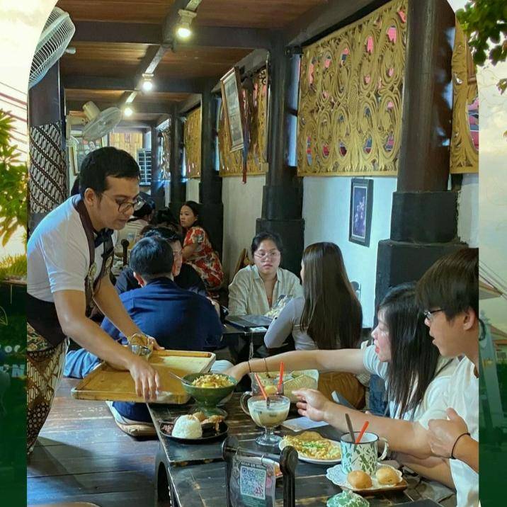 The House of Raminten (instagram.com/houseoframinten)