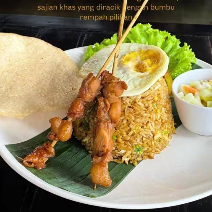 menu makanan di The House of Raminten (instagram.com/houseoframinten)