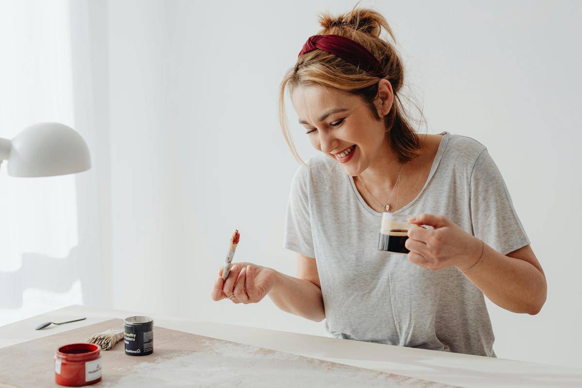 ilustrasi perempuan dengan energi feminin yang kuat (pexels.com/Photo By: Kaboompics.com)