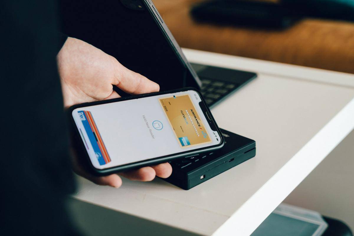 ilustrasi pembayaran digital (unsplash.com/@cardmapr)