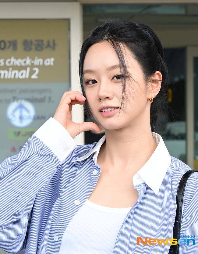 potret Hyeri berangkat ke Jakarta (dok. Newsen)