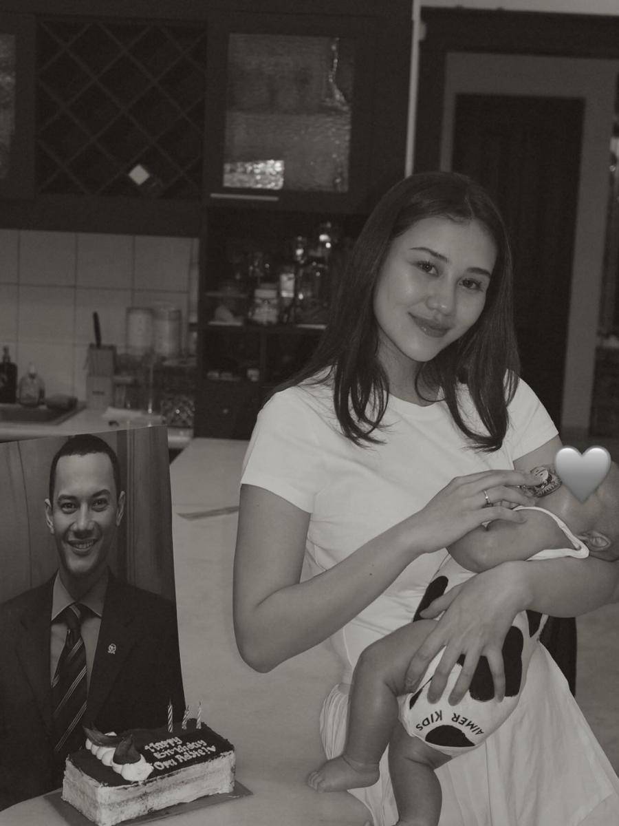 Aaliyah dan Zahwa Kenang Ulang Tahun Adjie Massaid (Instagram.com/aaliyah.massaid)