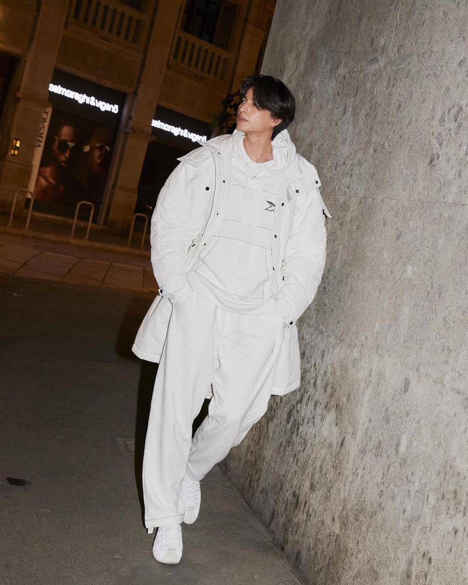 OOTD pakai hoodie ala Gulf Kanawut (instagram.com/gulfkanawut)