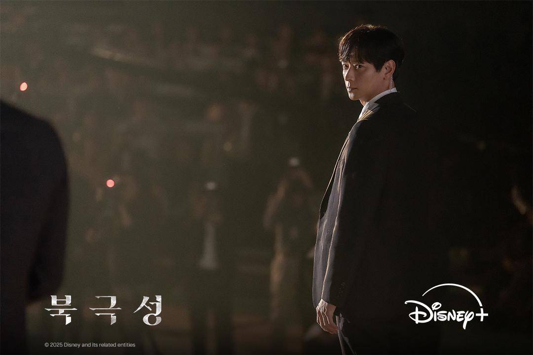 potret Kang Dong Won di drakor Tempest