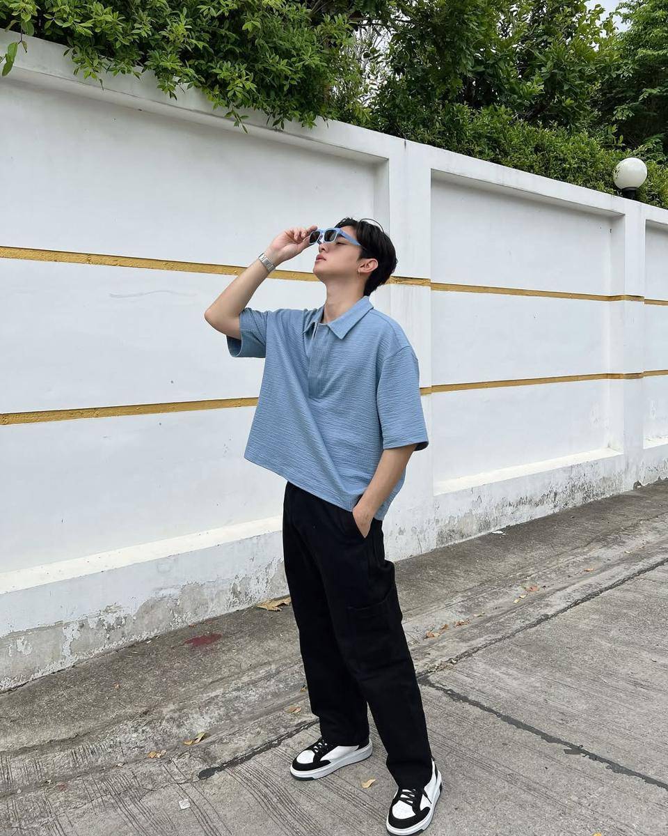 styling celana cargo ala Kaownah Kittipat (instagram.com/Kaownah)