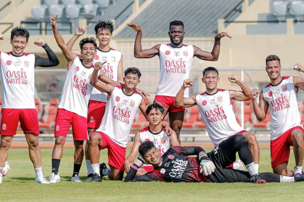 Para pemain Persijap Jepara dalam sesi latihan di Stadion Gelora Bumi Kartini Jepara pada 18 Juli 2025. (Instagram.com/persijap_jepara)