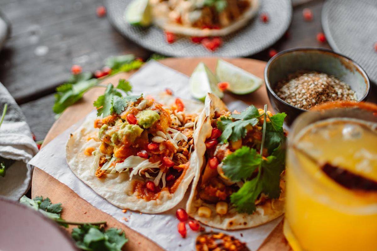 ilustrasi chicken al pastor