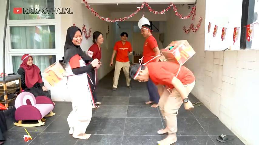 lomba goyang kardus