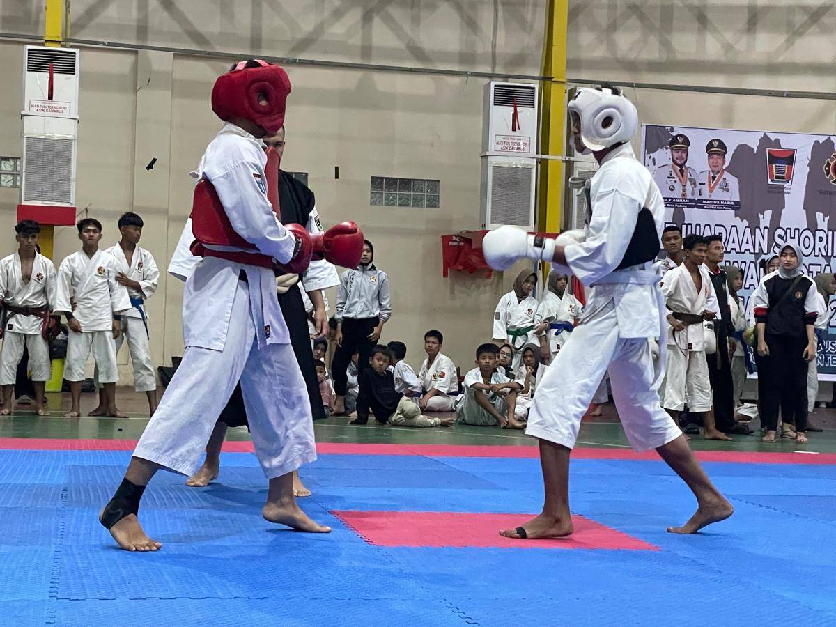 Atlet kempo mengikuti pertandingan di Kejuaraan Wali Kota Cup (Foto: IDN Times/Halbert Caniago)