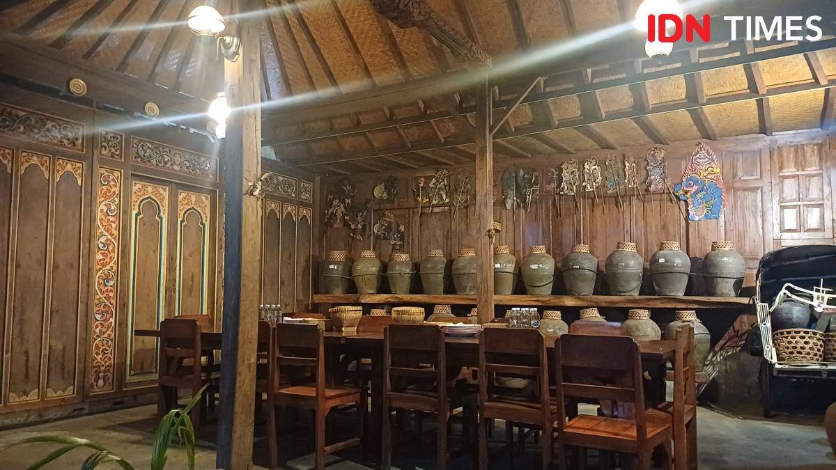 Potret area makan di Dapur Bali Moela, Buleleng, Bali 