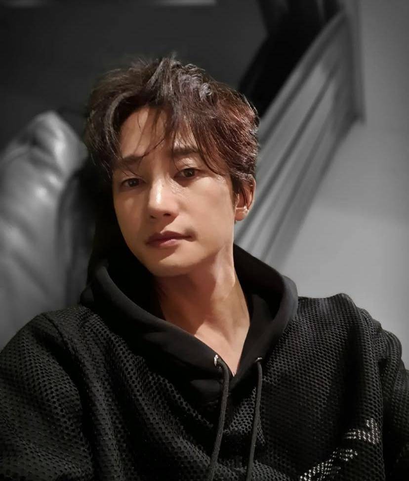 Park Si Hoo