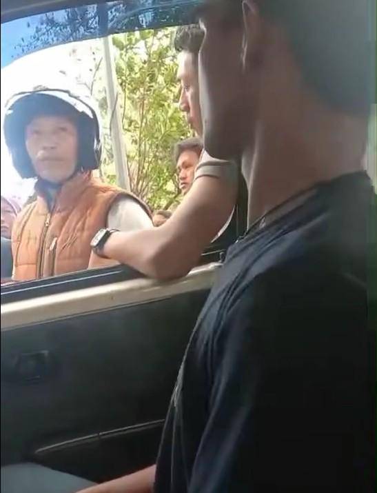 Seorang warga di Bantaeng, Sulawesi Selatan (Sulsel) dianiaya oleh pria yang mengaku aparat karena bendera One Piece