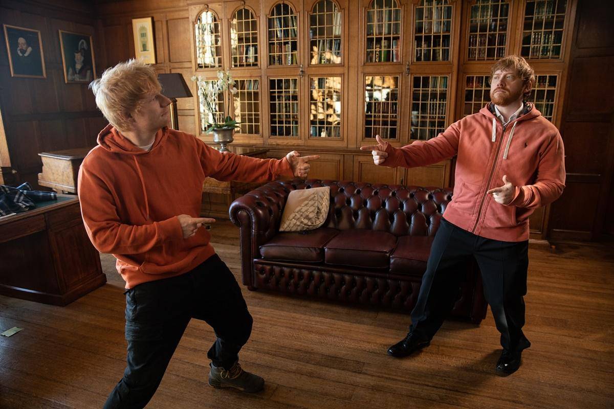 Ed Sheeran dan Rupert Grint di MV A Little More