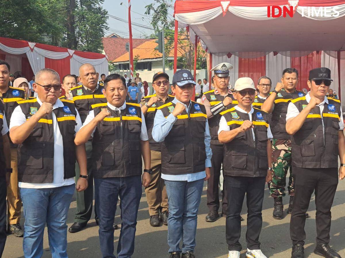 Menteri Lingkungan Hidup, Hanif Faisol Nurofiq, saat deklarasi satgas langit biru di Kota Tangerang (IDN Times/Maya Aulia Aprilianti)
