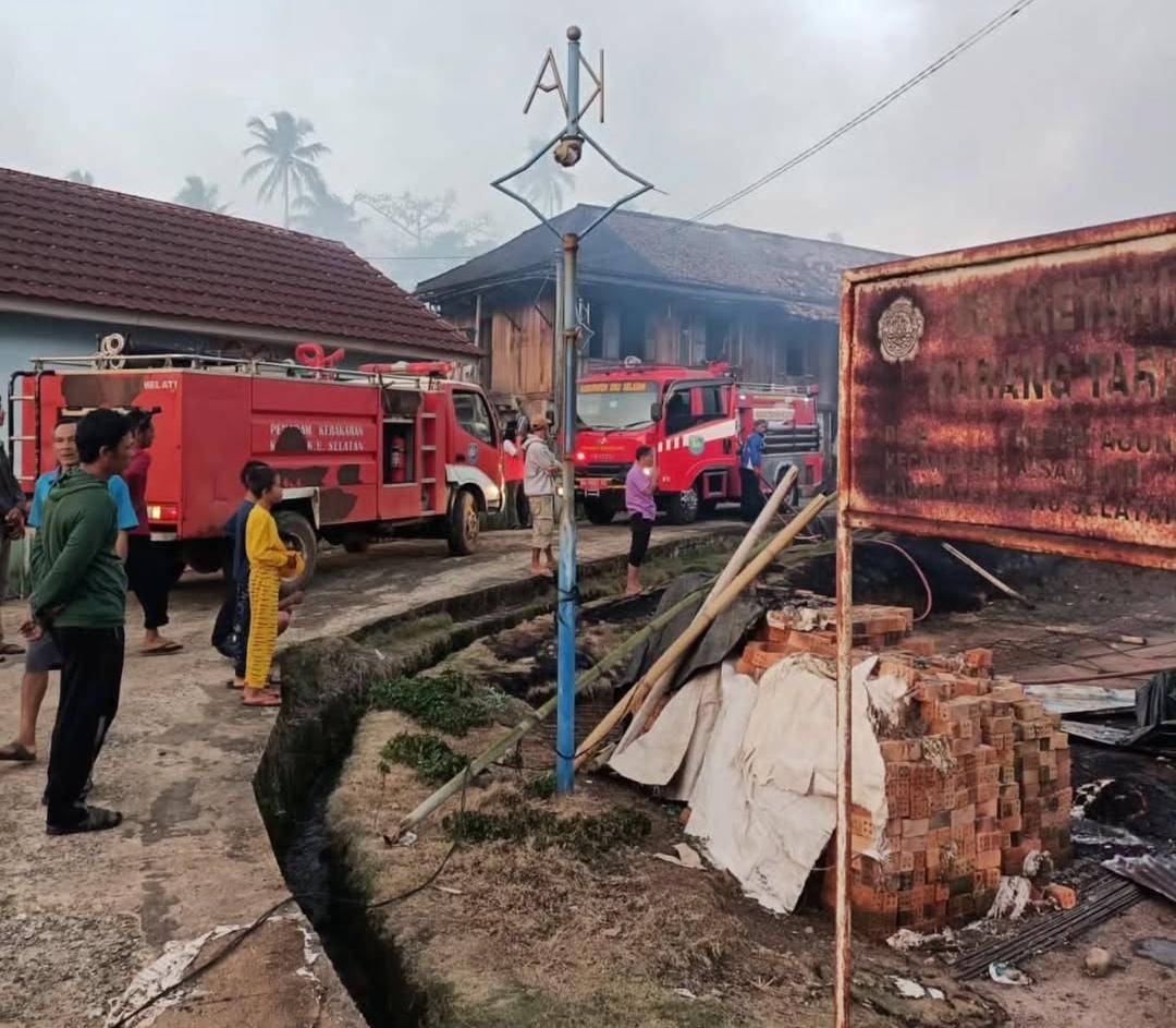Kondisi kebakaran di Desa Keban Agung, Kecamatan Kisam Ilir, Kabupaten OKU Selatan. (Dok. Damkar Oku Selatan)