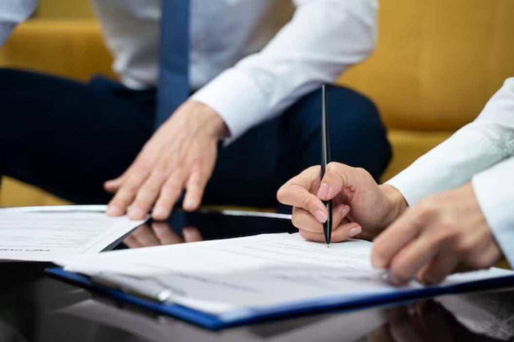 Kontrak Kerja (freepik.com/freepik)