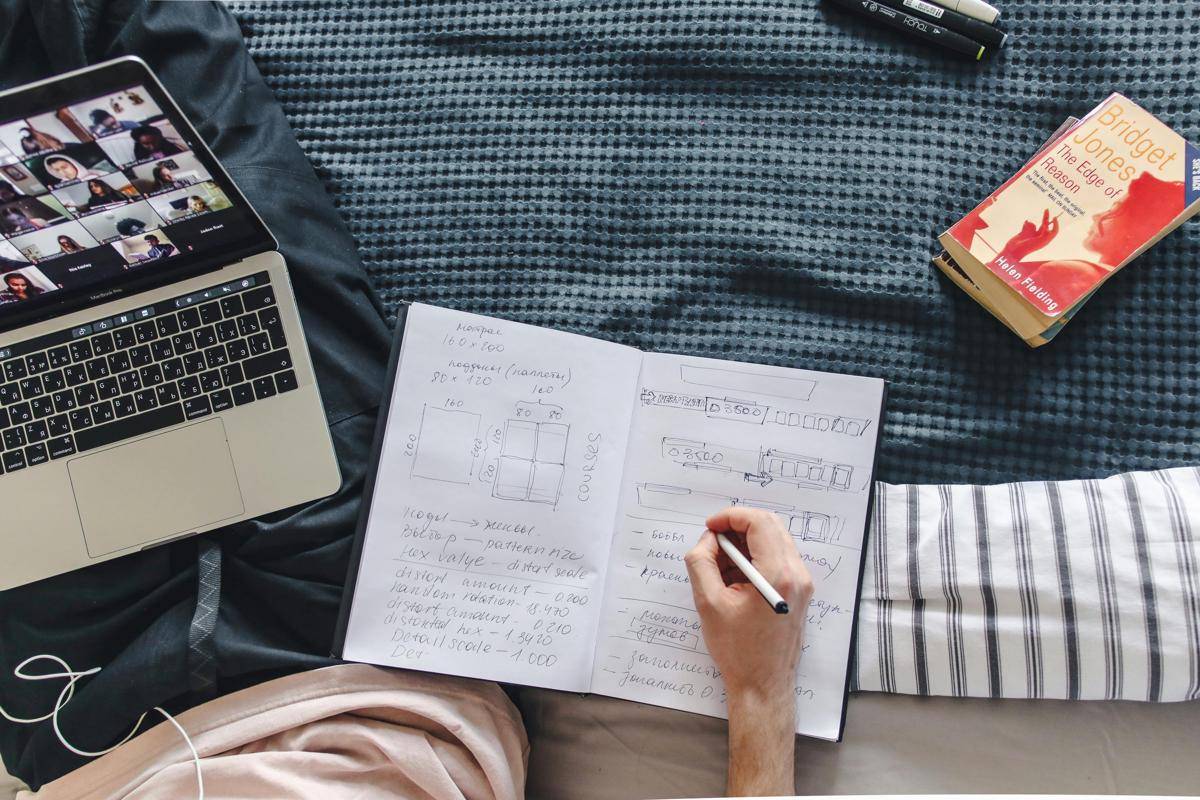 ilustrasi belajar mandiri (pexels.com/Polina Tankilevitch)
