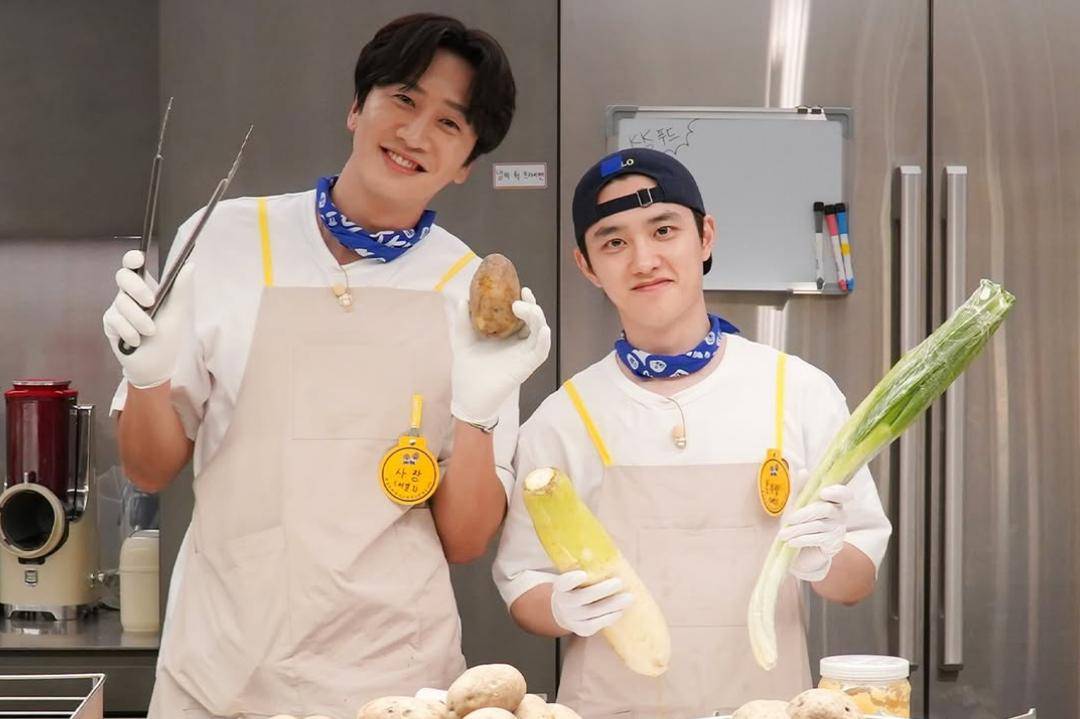Lee Kwang Soo dan D.O EXO di GBRB Spinoff: Cafetaria Operation (instagram.com/15ya.baby)