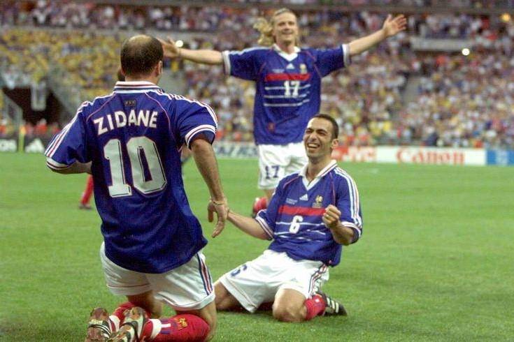 Momen Final Piala Dunia 1998 di Prancis yang disambut isak tangis. (Pinterest/CATCHMAN338)