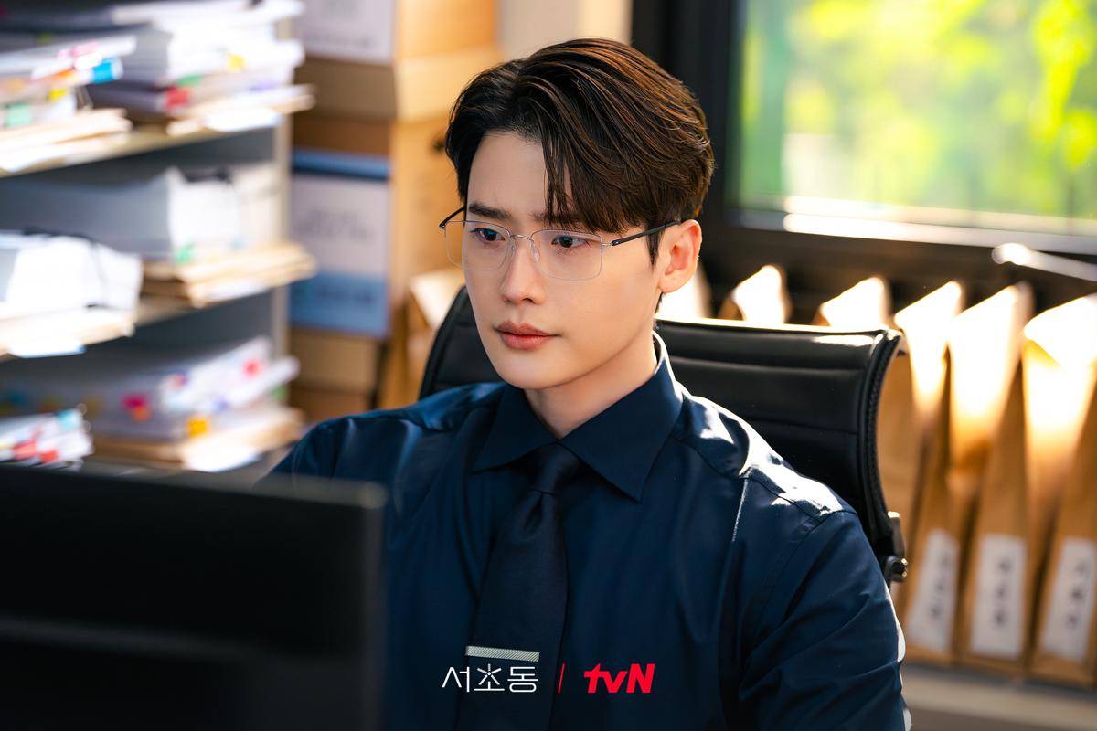 Lee Jong Suk di Law and the City (x.com/CJnDrama)