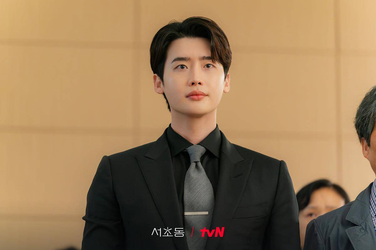 Lee Jong Suk di Law and the City (x.com/CJnDrama)