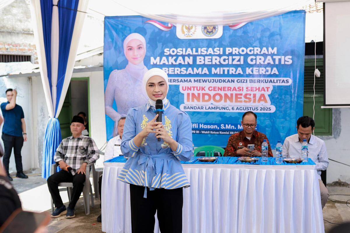 Anggota DPR RI, Putri Zulkifli Hasan saat sosialisasi MBG di Lampung. (IDN Times/istimewa)