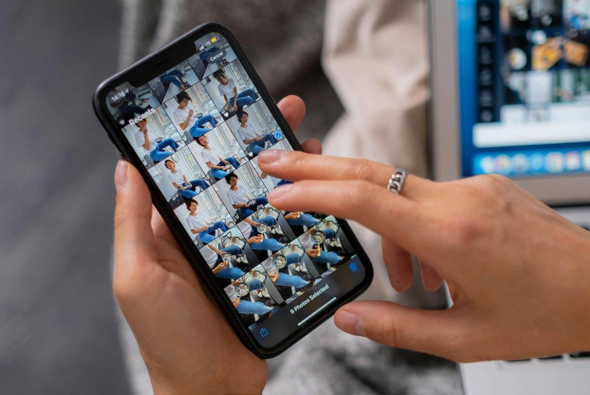 ilustrasi galeri foto di HP (pexels/Ron Lach)