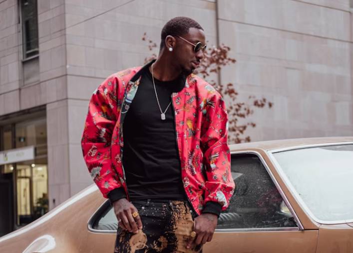 illustrasi pria streetwear (unsplash.com/Cord Allman)