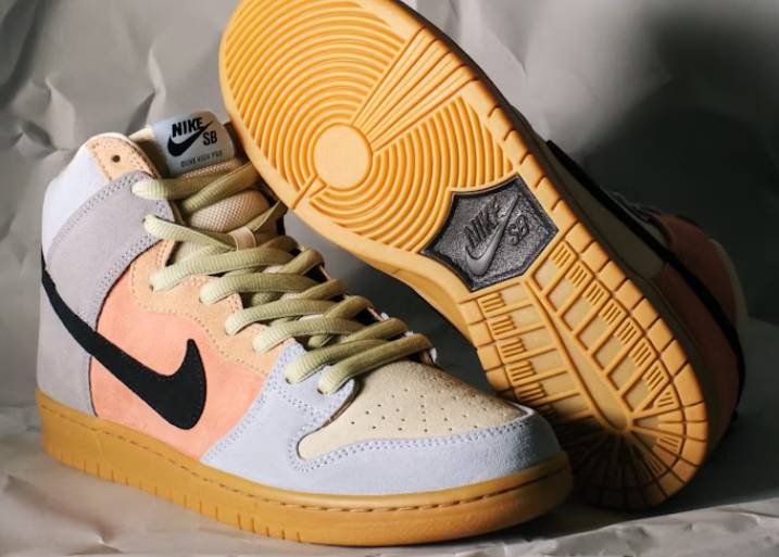 illustrasi sneakers high-top (unsplash.com/Giorgio Trovato)