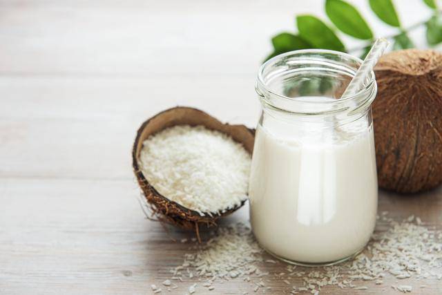 ilustrasi susu kelapa