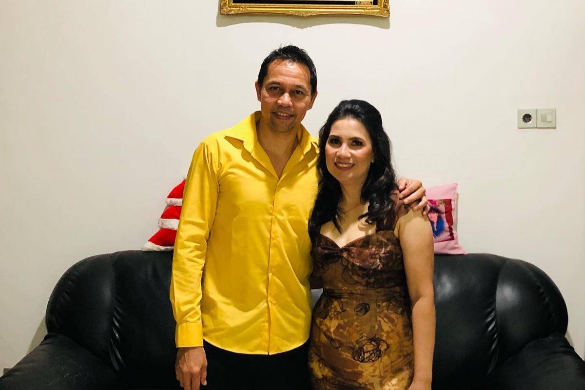 Marleve Mainaky, mantan pebulu tangkis Indonesia dan istrinya, Hellen Mainaky