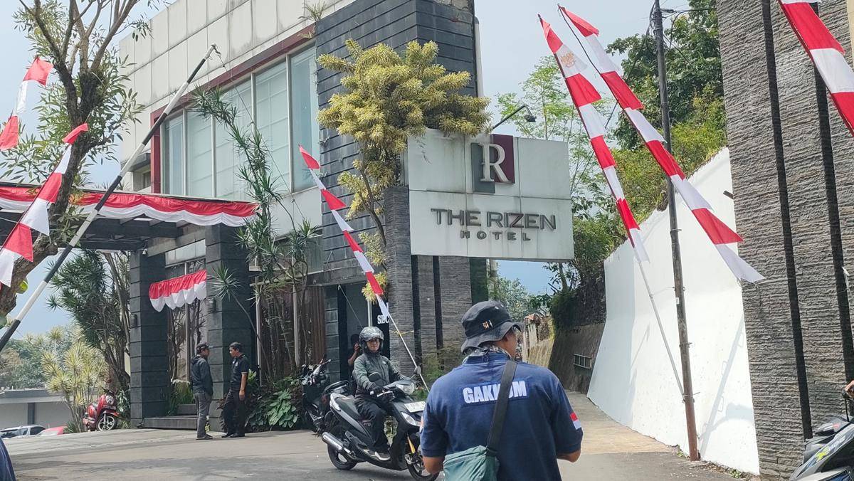 Menteri Lingkungan Hidup Hanif Faisol Nurofiq