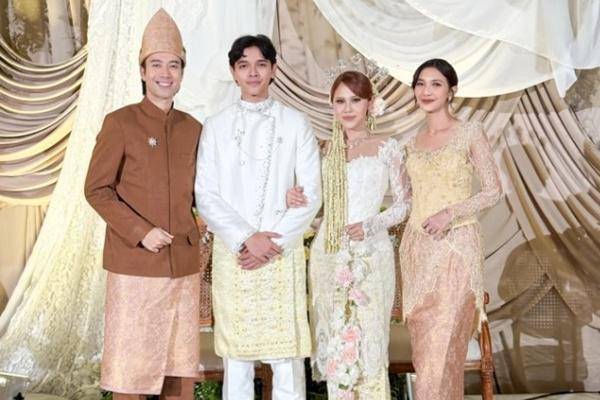 Vidi Aldiano dan Sheila Dara di Pernikahan Adiknya 