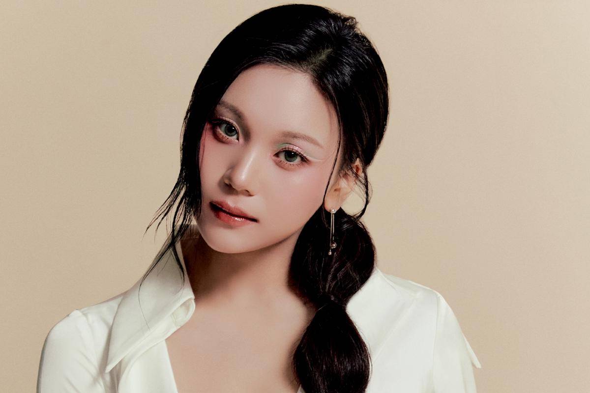2025 VIVIZ WORLD TOUR <NEW LEGACY> CONCEPT PHOTO