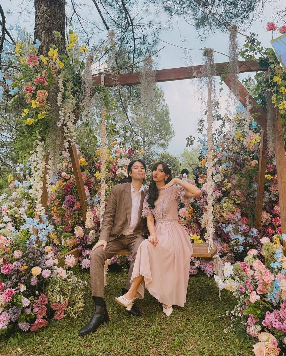 Tamu artis di resepsi pernikahan Nadin Amizah dan Faishal Tanjung pada Sabtu, 9 Agustus 2025