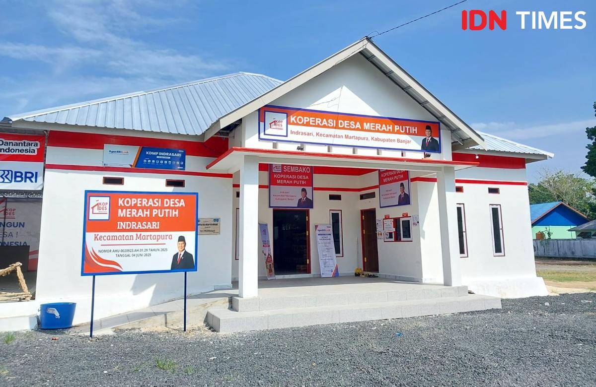 Koperasi Desa Merah Putih Indrasari, di Martapura, Kabupaten Banjar, Kalimantan Selatan, menjadi Kopdes percontohan dan satu-satu yang beroperasi sejak awal. 