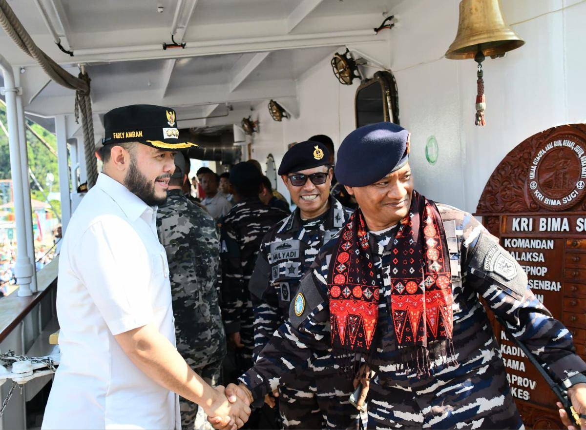 Wali Kota Padang, Fadli Amran melakukan room tour di KRI Bima Suci (Foto: Pemko Padang)