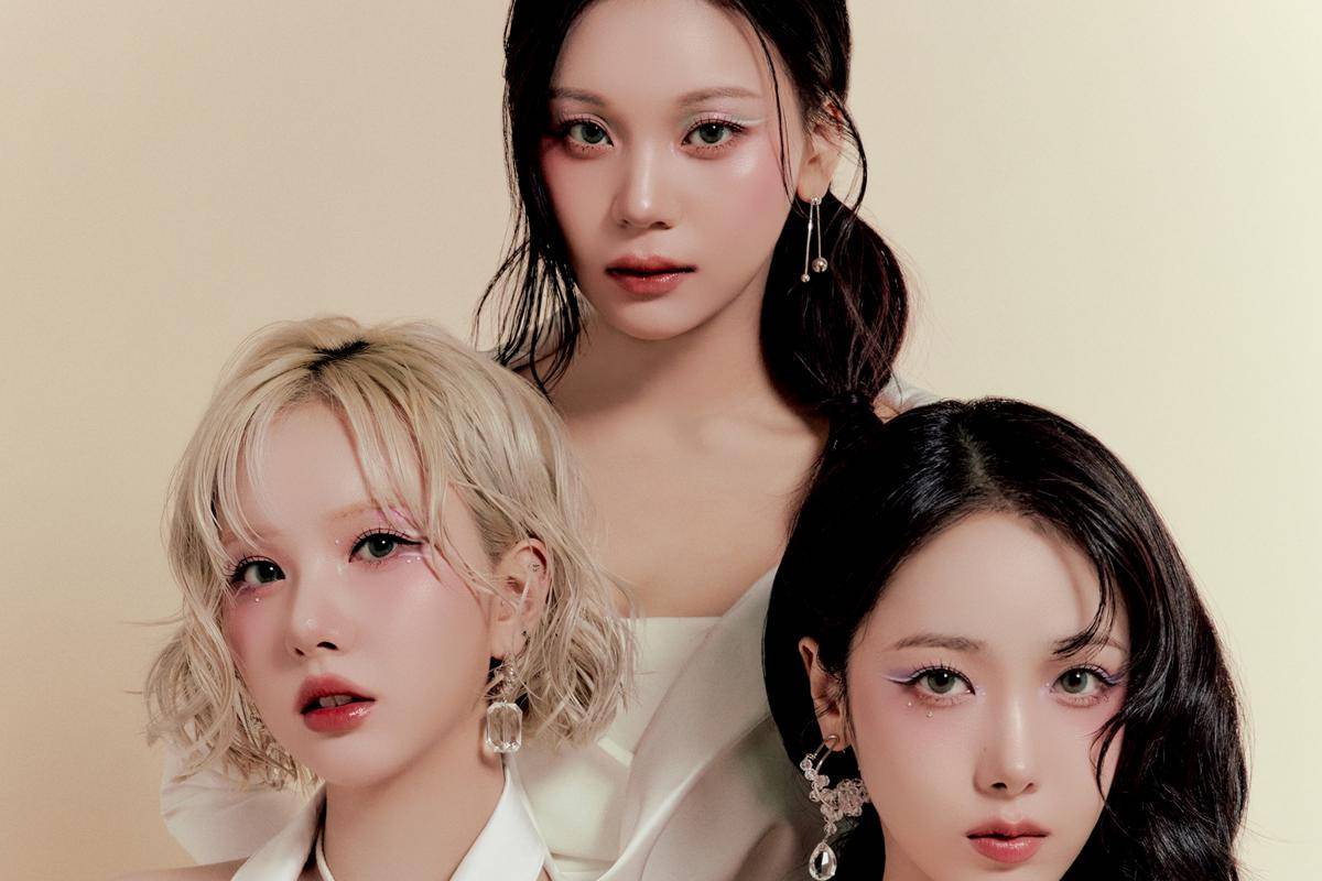 2025 VIVIZ WORLD TOUR <NEW LEGACY> CONCEPT PHOTO
