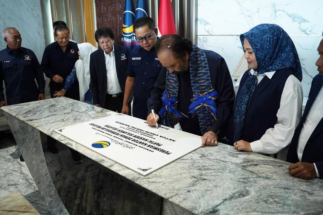 Ketua Umum Partai NasDem H Surya Paloh meresmikan Gedung Dewan Pimpinan Wilayah (DPW) Partai Nas.jpg