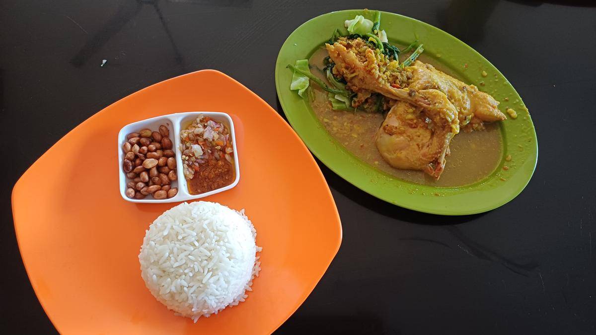 Potret ayam betutu, Ayam Betutu Men Tempeh, Bali 