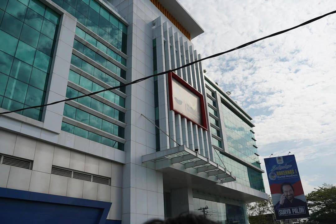 Ketua Umum Partai NasDem H Surya Paloh meresmikan Gedung Dewan Pimpinan Wilayah (DPW) Partai Nas (1).jpg