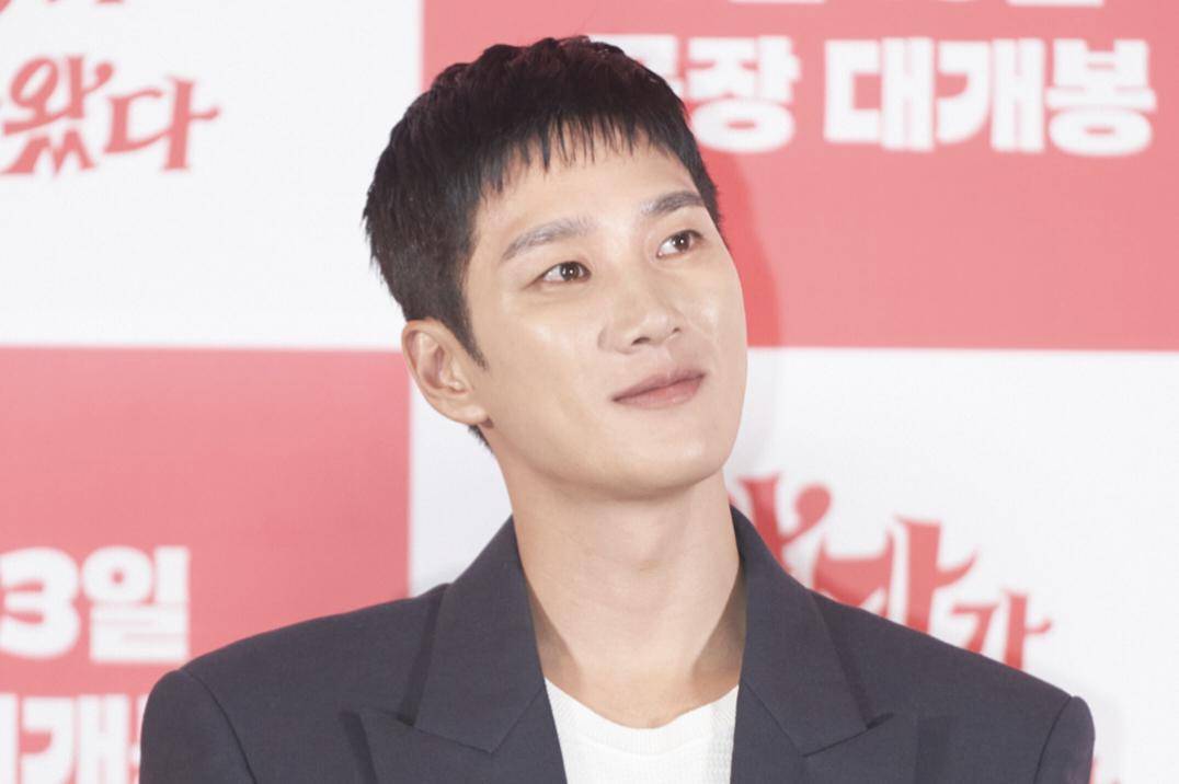 Ahn Bo Hyun (instagram.com/cjenmmovie)