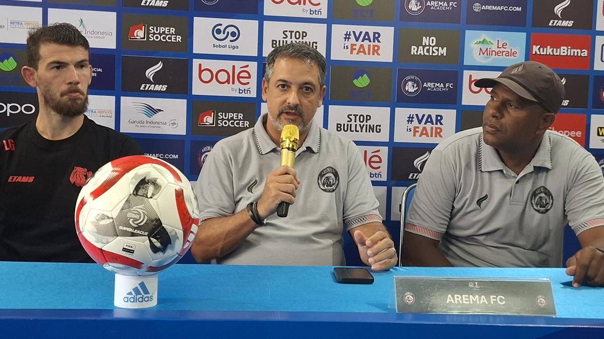 Pelatih Arema FC, Marcos Santos. (IDN Times/Rizal Adhi Pratama)