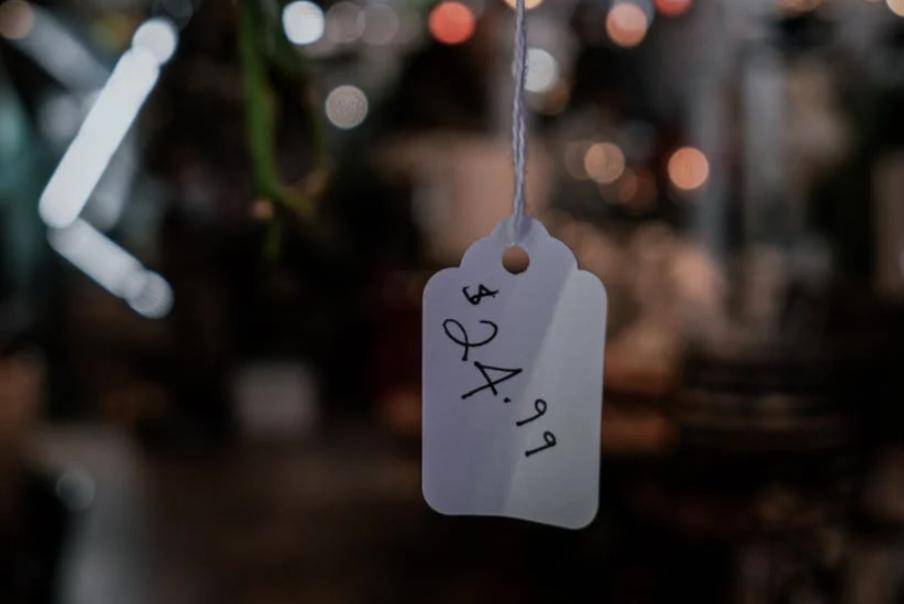 Price Tag (pexels.com/Marcus) 